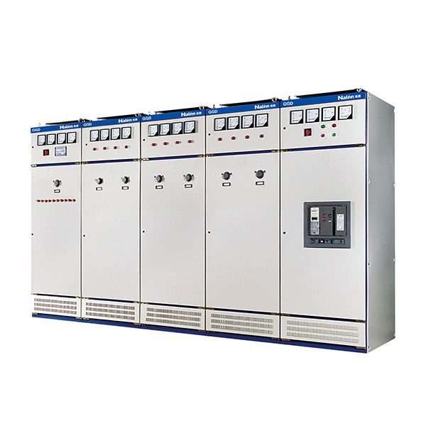        GGD型交流低壓配電柜是能源部以促進(jìn)我國(guó)低壓配電行業(yè)的技術(shù)進(jìn)步，加速低壓配電成套開(kāi)關(guān)設(shè)備的更新?lián)Q代為宗旨，于一九九
一年下達(dá)的技術(shù)進(jìn)步開(kāi)發(fā)項(xiàng)目。…